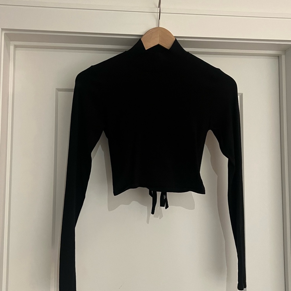 Aritzia Black Long-Sleeve Cropped Mock Neck Top with Open Back
